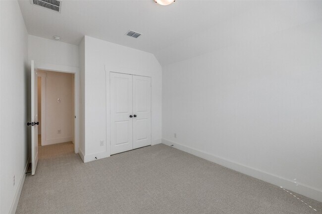 Building Photo - 830 Trace Hawk Ln