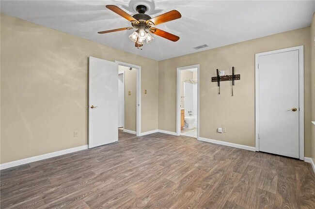 Building Photo - 110 Du Rhu Dr