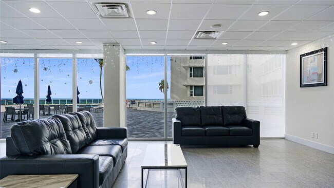 Building Photo - 3700 Galt Ocean Dr