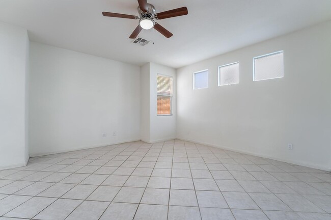 Building Photo - 3 bedroom, 2.5 bathroom, Summerlin Home, L...