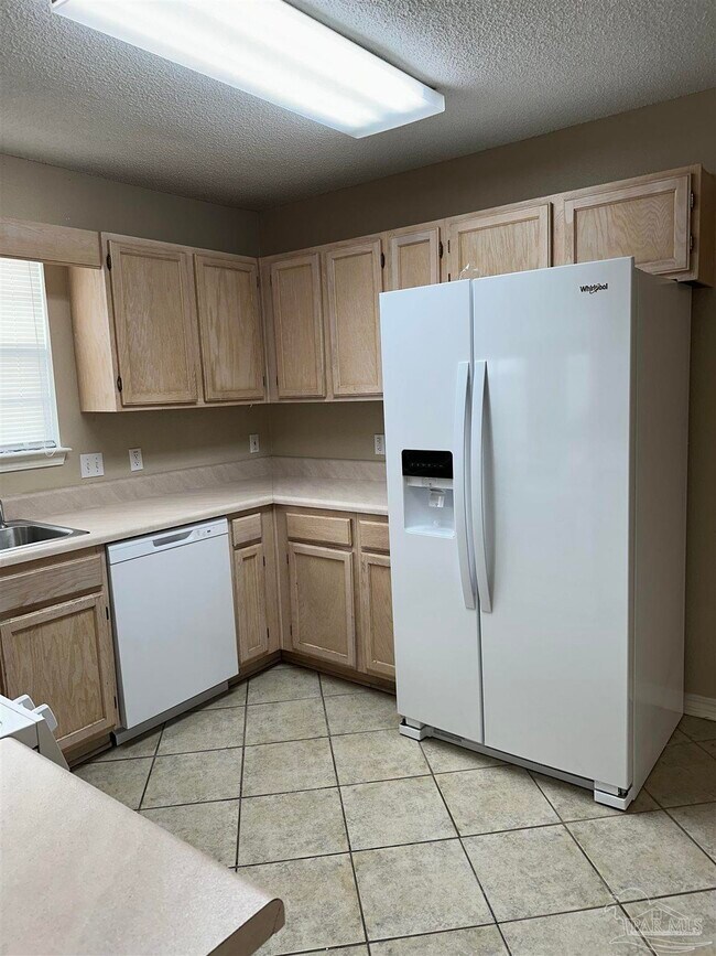 Building Photo - 132 Wildflower Ln