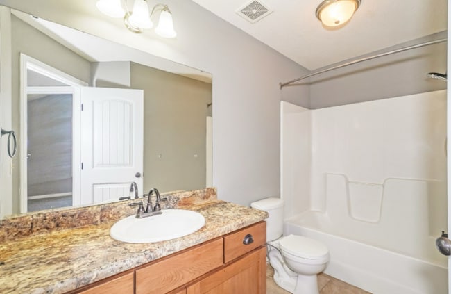 Building Photo - 4673 Oneida Dr
