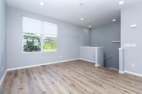 Building Photo - 951 Barclay Cir