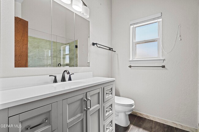 Building Photo - 4805 Maureen Cir