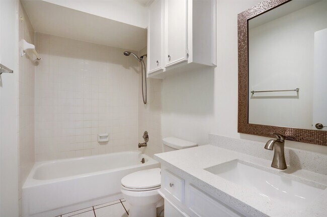 Building Photo - 12818 Chamberlain Dr