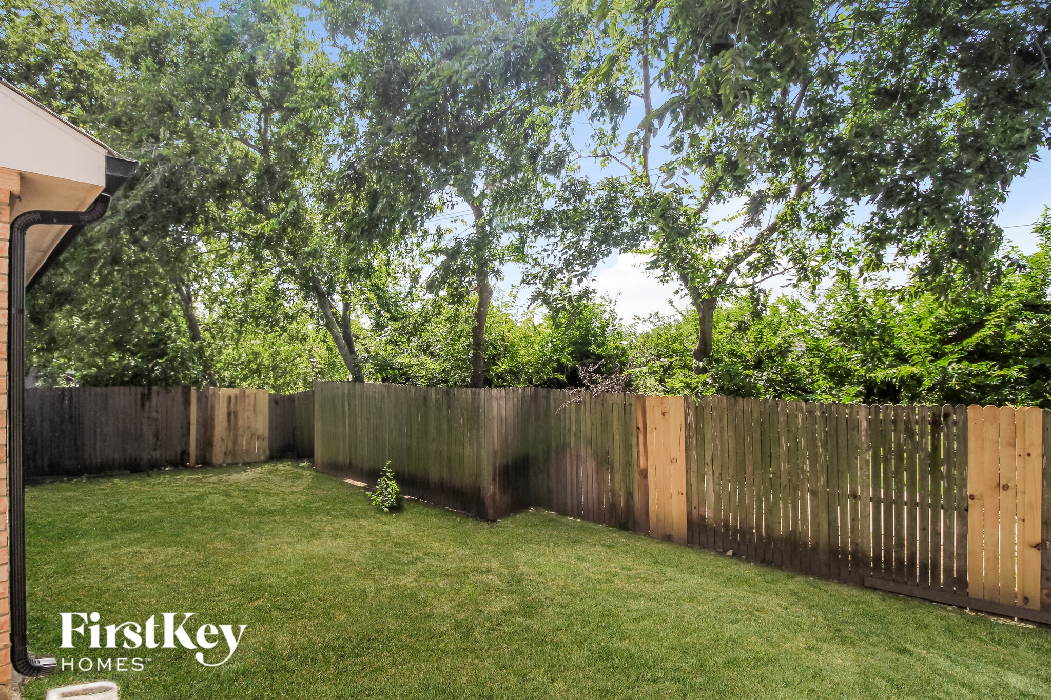 Building Photo - 1450 Waldrop Dr