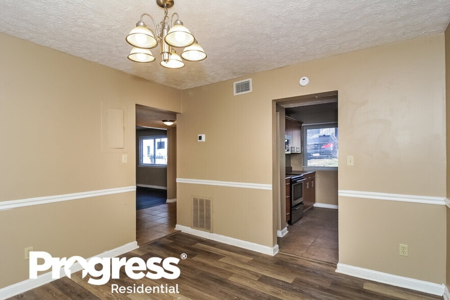 Building Photo - 972 Pine Hollow Rd