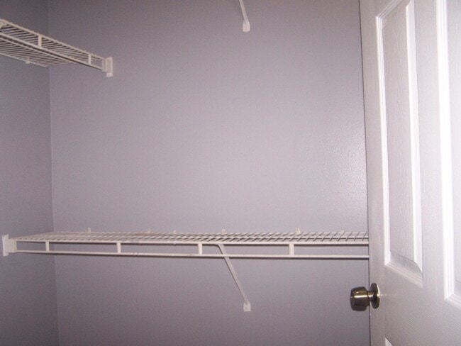 Building Photo - 10372 Fox Trail Rd S