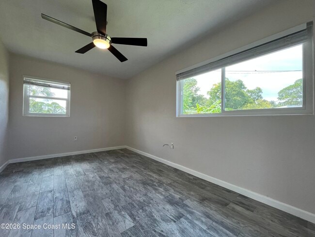 Building Photo - 801 Hampton Way