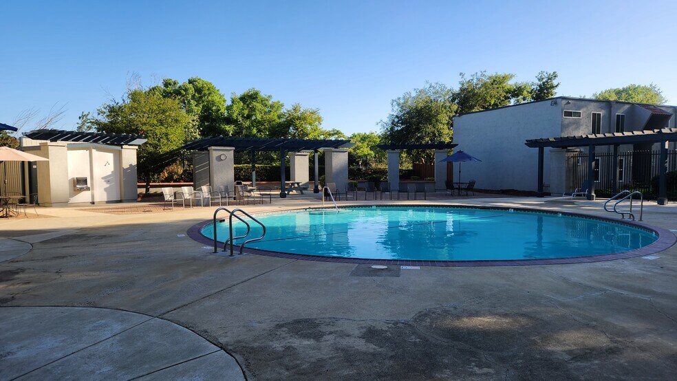 Building Photo - 1001 Murrieta Blvd
