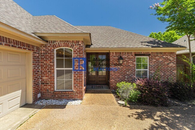 Building Photo - 3 Bed/2 Bath Home in Provonce Park of Brandon