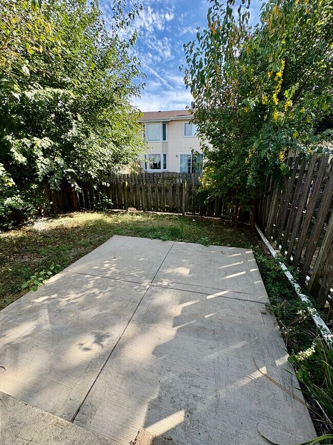 Building Photo - 207 Walker Dr