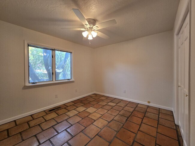 Building Photo - 295 Lomita St