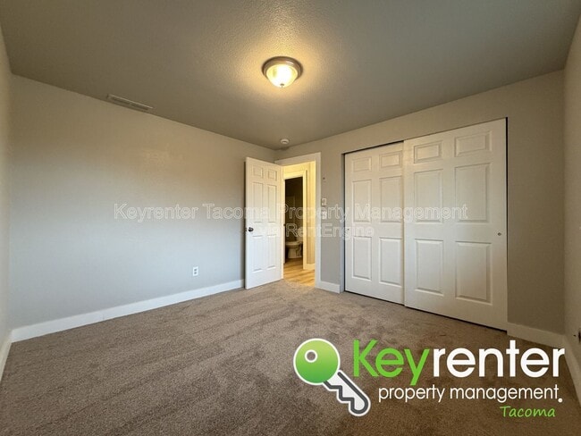 Building Photo - 2506 S Ash St