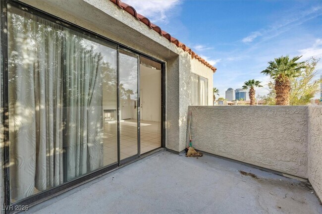 Building Photo - 4320 Gannet Cir