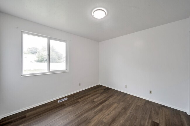 Building Photo - 4144 Bannock Dr