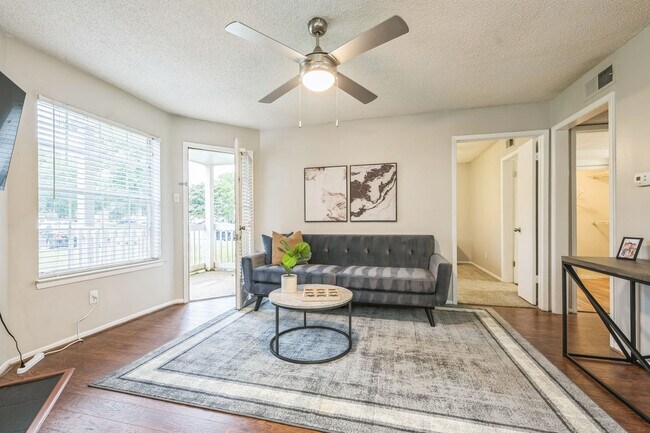 Building Photo - 3784 University Dr NW
