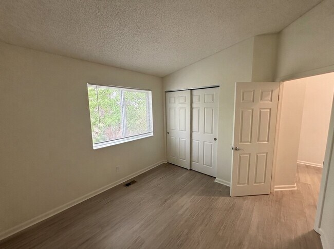 Building Photo - 650 Walden Cir
