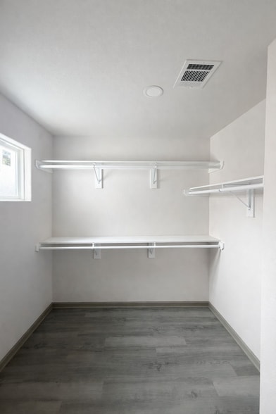 Building Photo - 15565 Kurt Dr
