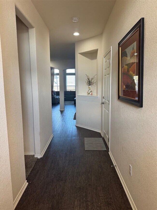 Building Photo - 401 Hyltin St