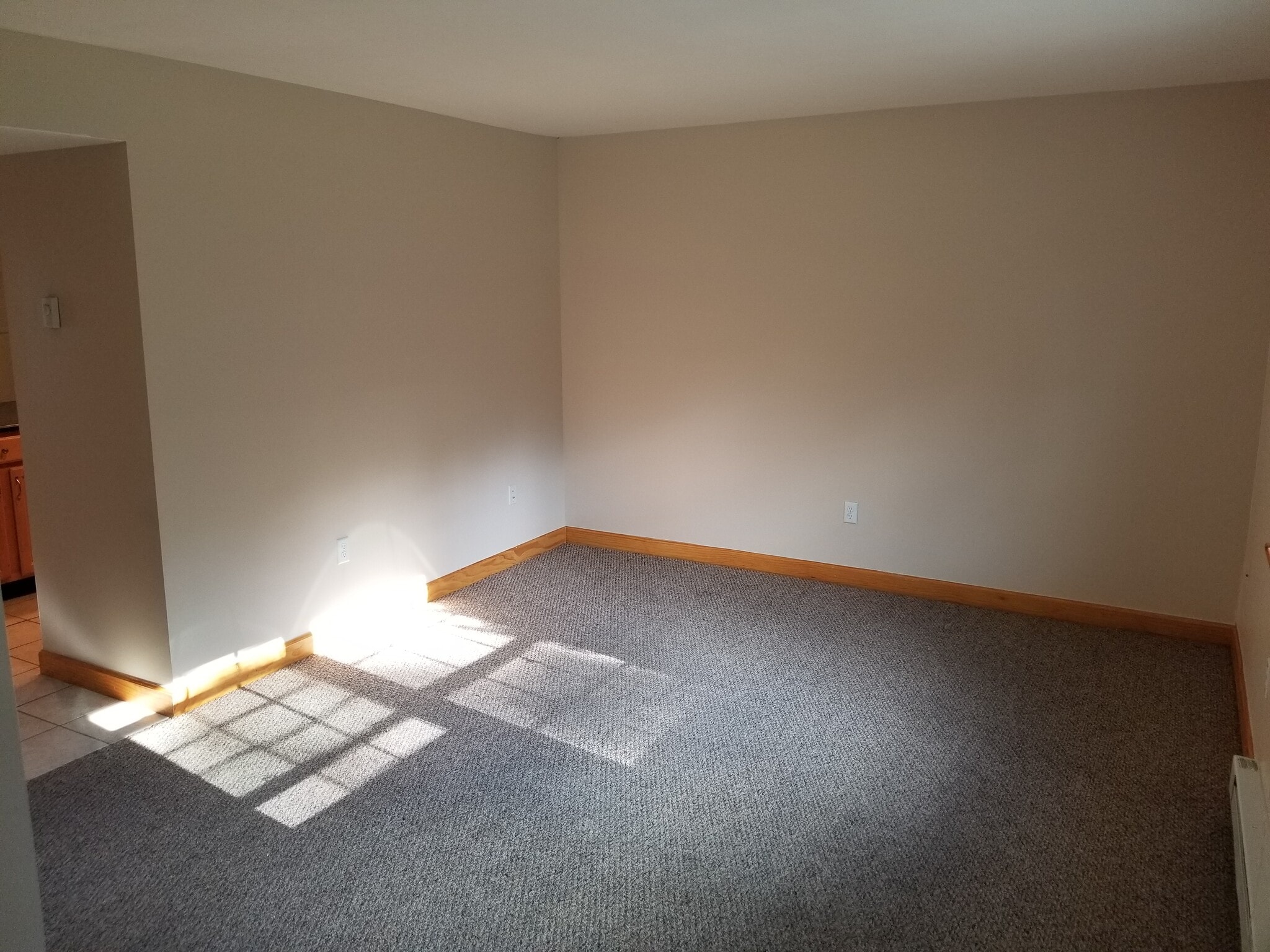 Building Photo - 305 W 31st St