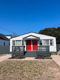 Building Photo - 1118 Little Bay Ave