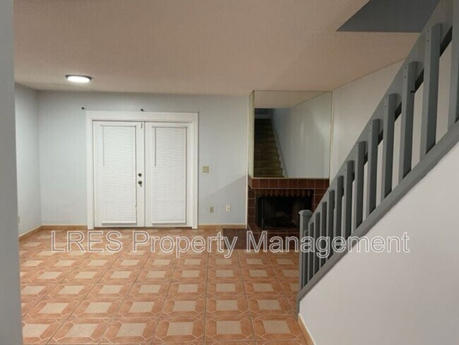 Building Photo - 4587 Lighthouse Cir