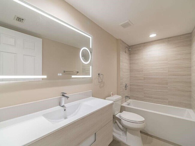 Building Photo - 3000 Coral Wy