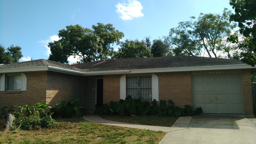 Primary Photo - 6125 Birchwood Dr