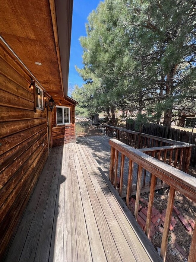 Building Photo - Long Realty & Property Management - 5 Bedr...