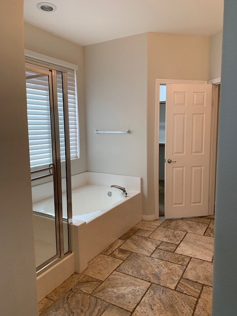 Building Photo - 84126 Canzone Dr