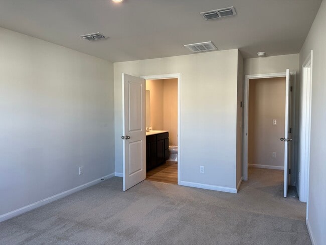 Building Photo - Modern 3-Bedroom Townhouse with Garage & Private Patio