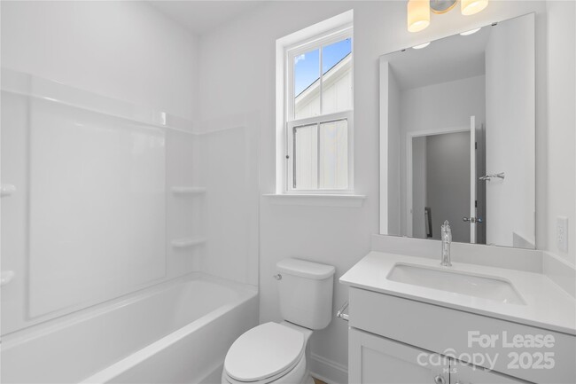 Building Photo - 5018 Layman Dr