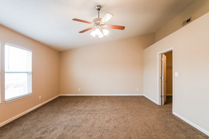 Building Photo - 14988 Lovely Dove Ln