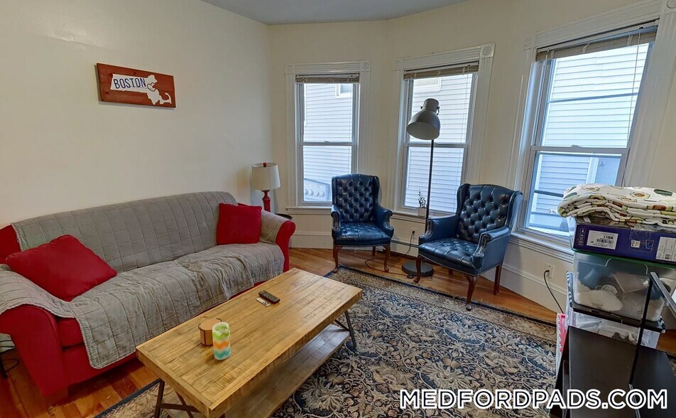 Building Photo - 68 Winchester St