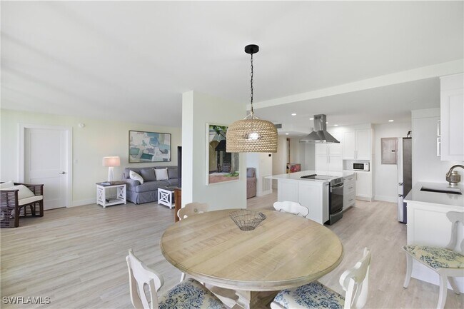 Building Photo - 2316 Gulf Shore Blvd N