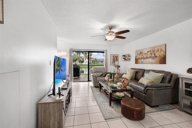 Building Photo - Beautiful Townhouse Pembroke Pines