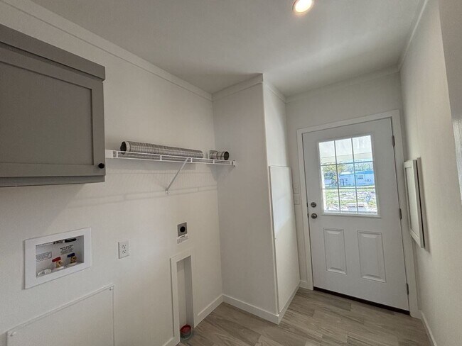 Building Photo - 5646 Blue Harbor Dr