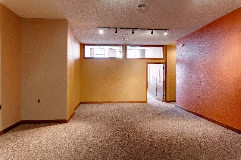 Building Photo - 134 S Santa Fe Ave