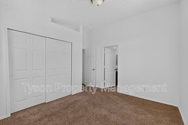 Building Photo - 2824 Merlot Dr SW