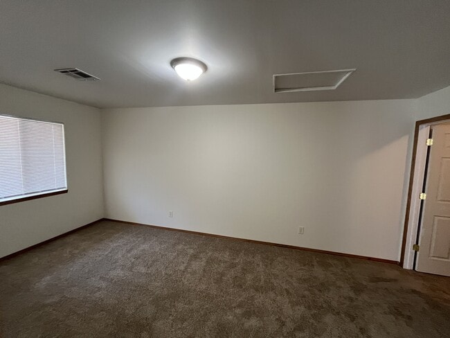 Building Photo - 2937 W Elm St