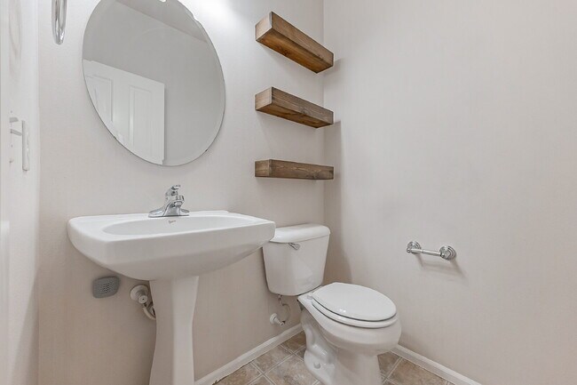 Building Photo - This is a beautiful property in the Savana...