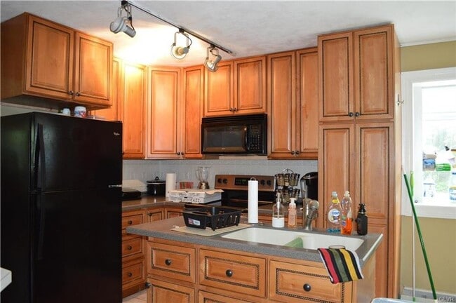 Building Photo - 3417 Blue Ridge Dr