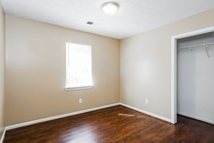 Building Photo - 2332 2nd Ave S