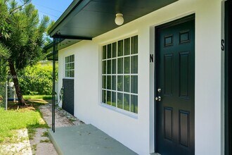 Building Photo - 504 SW 10th St