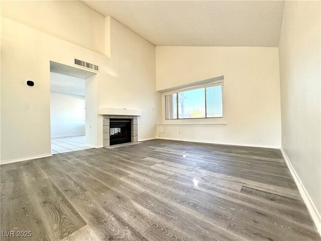 Building Photo - 1663 Duarte Dr