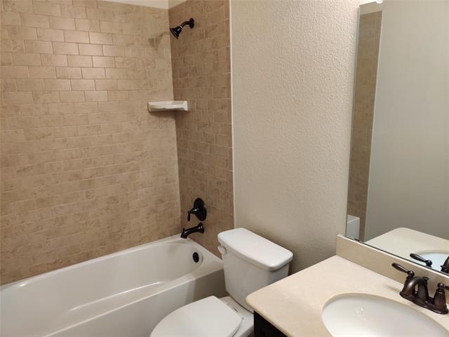 Building Photo - 9901 Pronghorn Rd