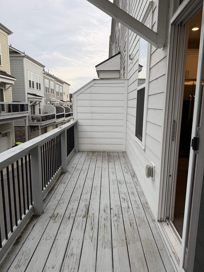 Building Photo - 1057 Vida Wy