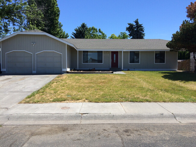 Primary Photo - 3bed 2 bath House For Rent!