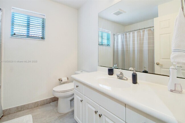 Building Photo - 1610 Sandpiper Cir